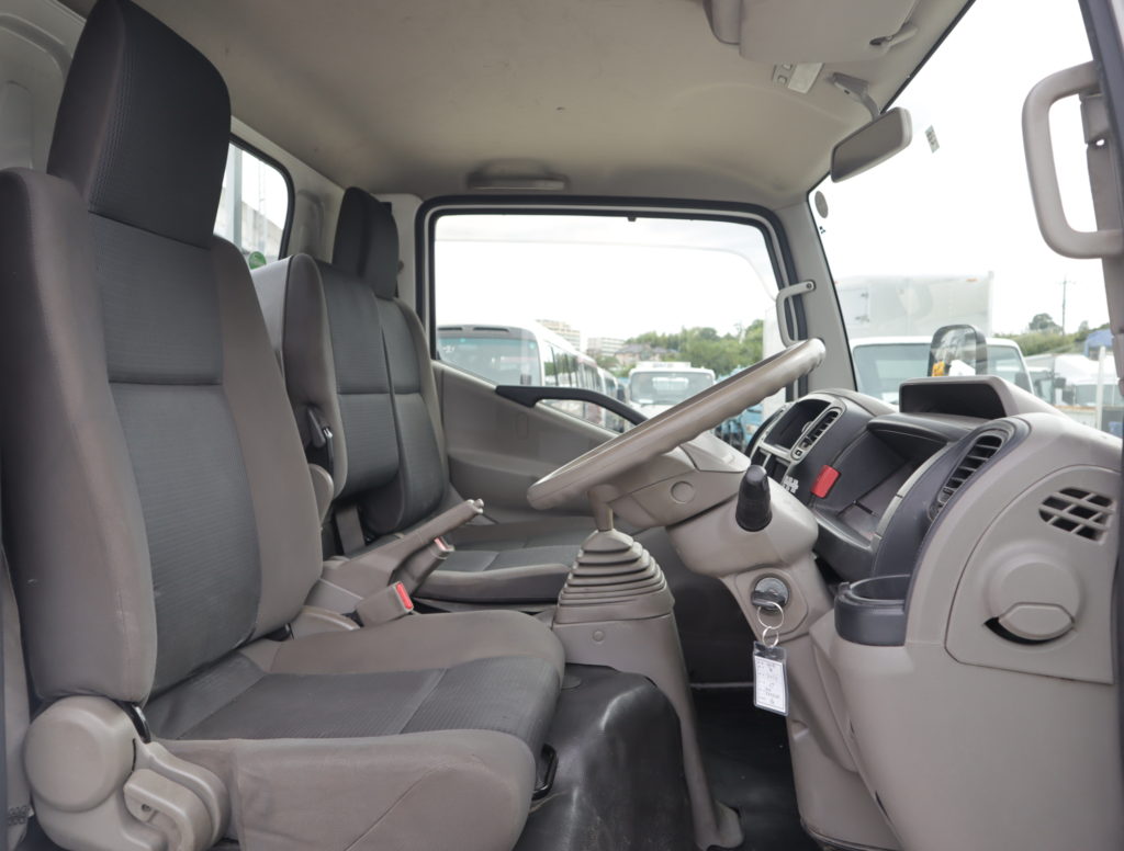 PZH-0253】H27.9日産のアトラス 1.4t標準ショート平ボデー 全低床 4WD