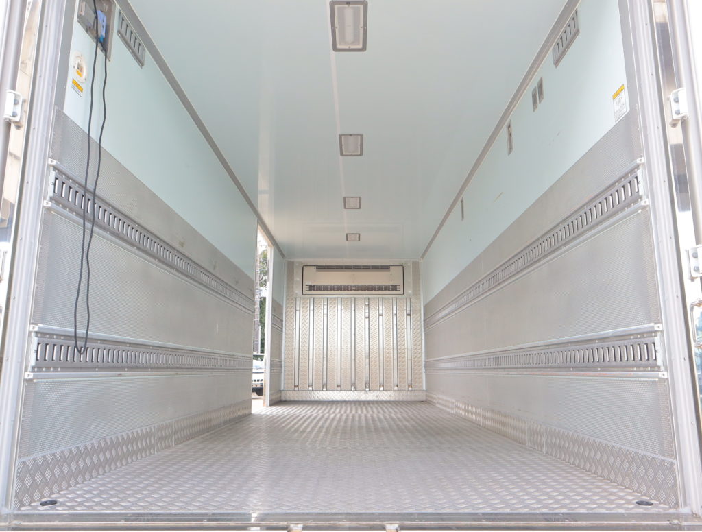 PZR-9562】R2.8日野のレンジャー 4t標準冷蔵冷凍車（低温） 格納パワー