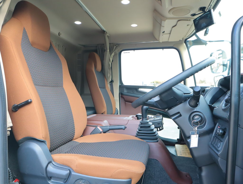 PZR-9562】R2.8日野のレンジャー 4t標準冷蔵冷凍車（低温） 格納パワー