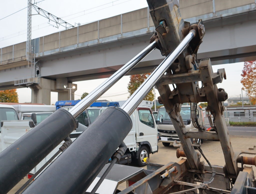 PZA-6359】R3.3日野のレンジャー 増tアームロール ベッド付｜中古