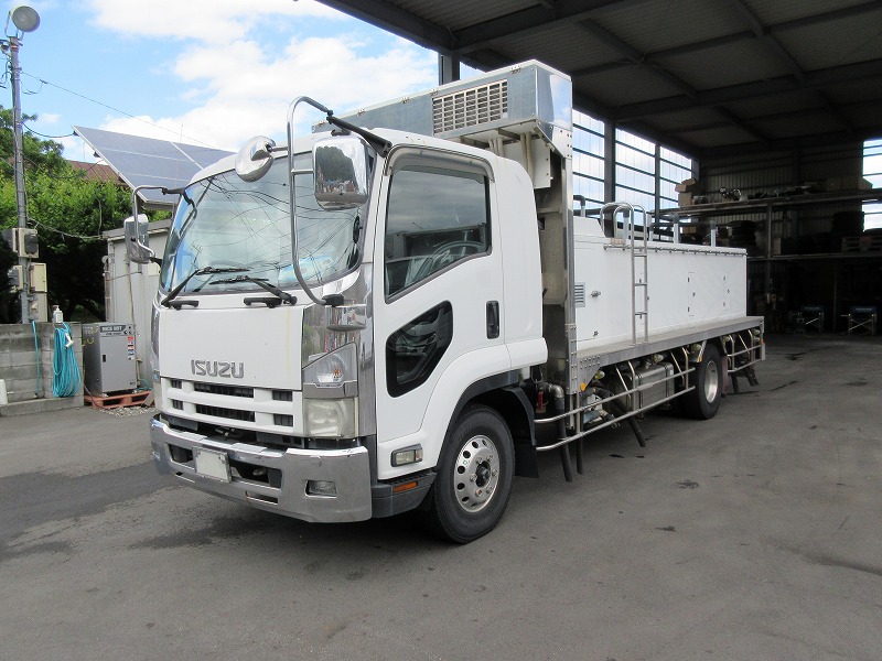 いすゞのフォワード 4t活魚運搬車 水槽4槽 ベッド付｜中古トラックe
