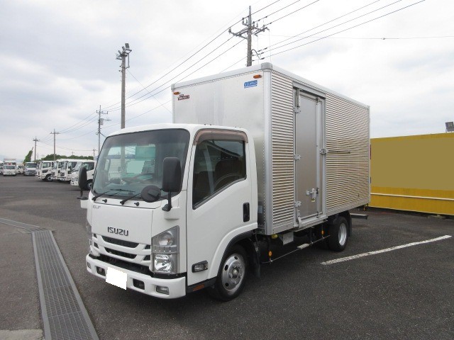RB-8976 車両写真
