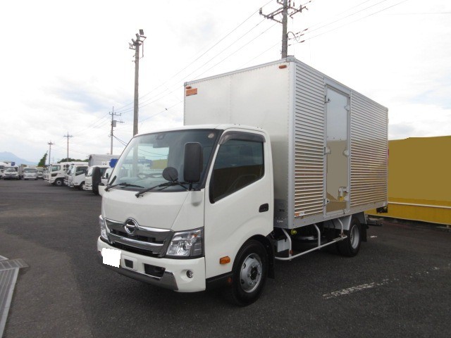 RB-7600 車両写真
