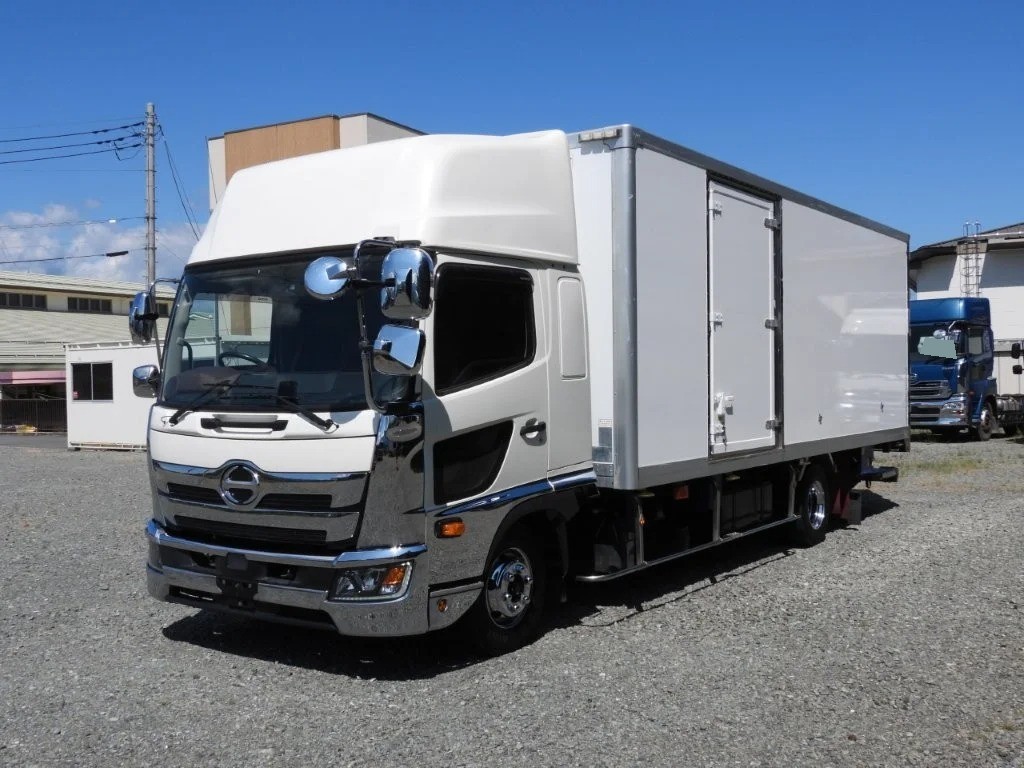 日野 4tワイド 冷蔵冷凍車（低温） 車両写真（GYR-9048）