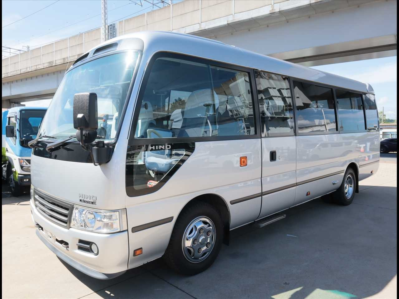 PZF-2319 車両写真